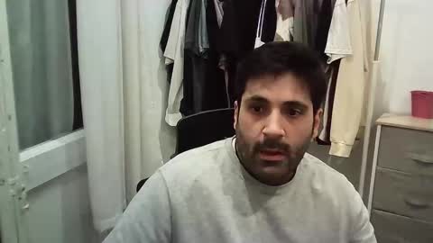 italianboybcn online show from November 25, 6:21 pm