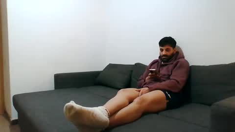 Snapshot of italianboybcn chatting on December 18, 6:57 pm italianboybcn online show from December 18, 6:57 pm