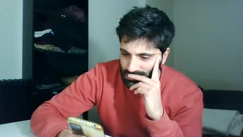 Snapshot of italianboybcn chatting on December 6, 9:43 am italianboybcn online show from December 6, 9:43 am