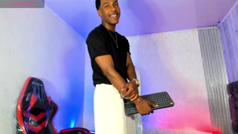 itanxfor online show from April 18, 1:45 pm