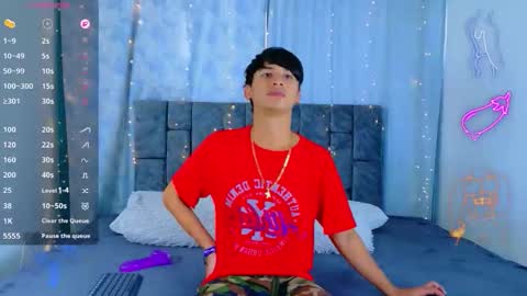 ithan_kingtwin online show from May 31, 8:10 pm