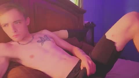 itzd123 online show from April 18, 7:58 pm