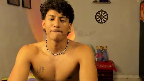 Snapshot of ivano_jones chatting on February 26, 11:46 pm Ivano online show from February 26, 11:46 pm