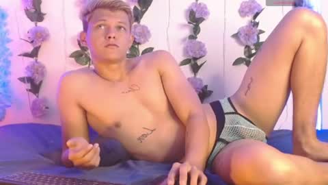 izan online show from March 14, 6:59 pm