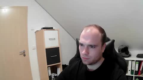 here4y online show from October 27, 7:54 am