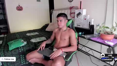 Snapshot of jack_castell chatting on October 2, 1:15 pm JACK CASTELL online show from October 2, 1:15 pm