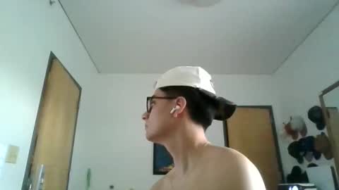 ImZacharyTyler online show from June 1, 11:49 pm