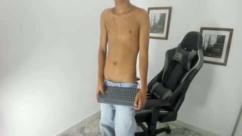 jacob_cum23 online show from July 9, 9:51 pm