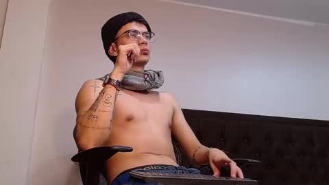 Snapshot of jaico_santos chatting on September 19, 11:04 pm jaico_santos online show from September 19, 11:04 pm