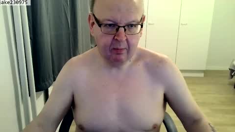 Jake2309 online show from April 4, 6:27 pm