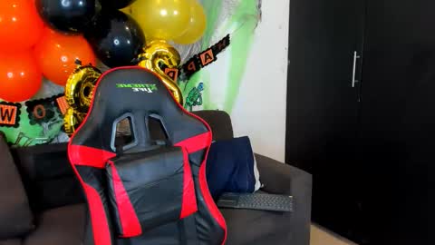 my name is sebas If you come here dont hesitate to say hello Im a guy who really likes having conversations and having hot online show from October 29, 6:22 pm