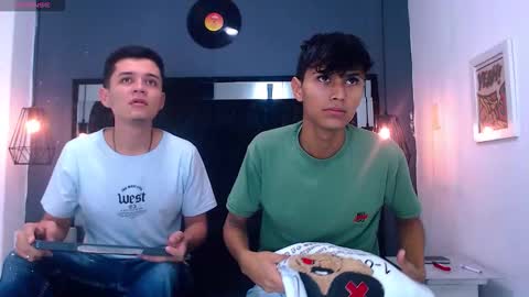 James y Kenet online show from February 25, 12:06 pm