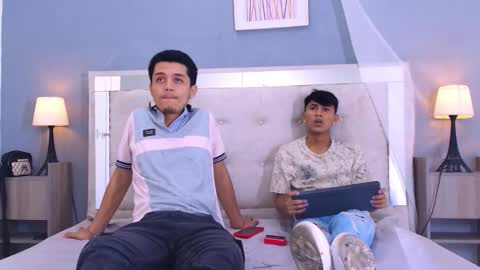 James y Kenet online show from February 9, 3:38 pm