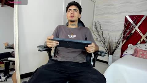 jamesdekker online show from October 30, 8:32 pm