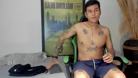 Jamesinked  online show from January 13, 6:34 pm