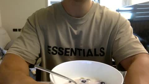 jamesmo820913 online show from December 5, 1:56 am