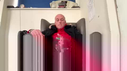 jamesoil632 online show from April 12, 2:40 pm