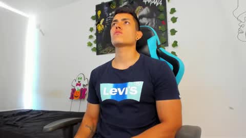 Jamess hott online show from January 16, 1:25 pm