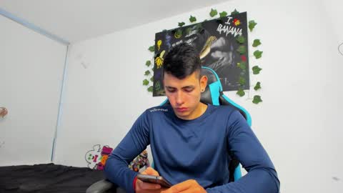 Jamess hott online show from December 11, 10:49 pm