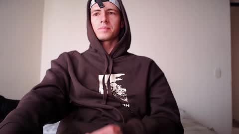 jamesss____ online show from December 18, 4:28 pm