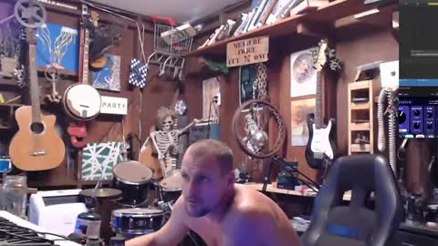 Snapshot of jameswebbscope chatting on October 4, 8:57 pm Jameswebbscope online show from October 4, 8:57 pm