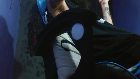 Jammes. online show from January 4, 6:09 pm