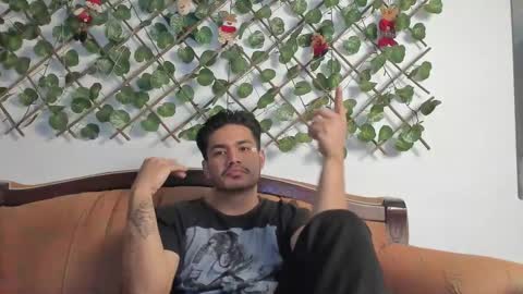 janus_m online show from December 19, 2:02 pm