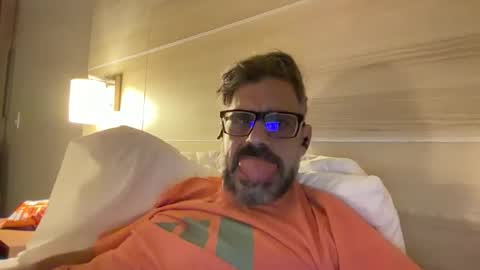 jareth_returns online show from April 14, 12:55 am