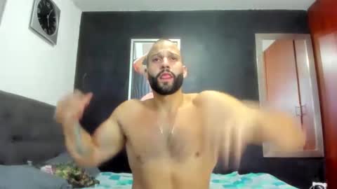 Snapshot of jasonmartiinez chatting on September 25, 5:17 am online show from September 25, 5:17 am