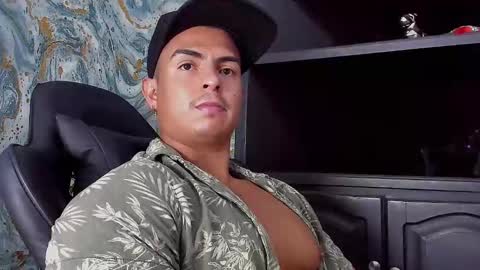 JBrooksXx online show from December 12, 9:48 pm