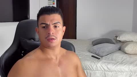 JBrooksXx online show from January 6, 9:00 pm