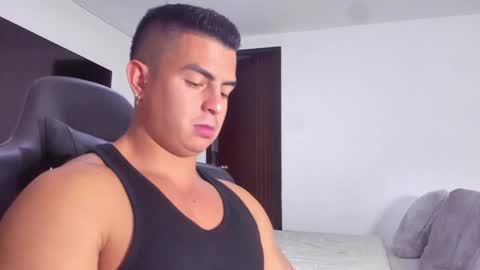 JBrooksXx online show from February 13, 7:52 pm