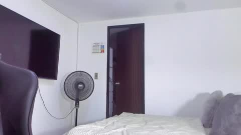 JBrooksXx online show from February 15, 10:00 pm