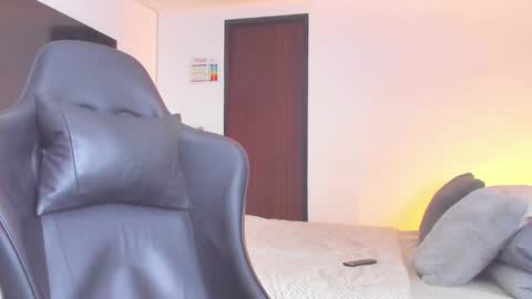 JBrooksXx online show from September 20, 2:22 am