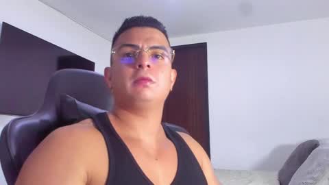 JBrooksXx online show from February 12, 2:14 am