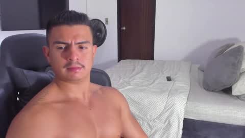 JBrooksXx online show from January 23, 5:13 am