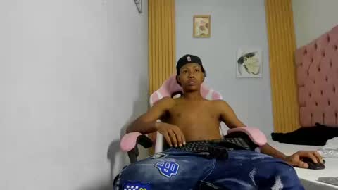 Snapshot of jax_maliq chatting on October 17, 2:15 am jax_maliq online show from October 17, 2:15 am