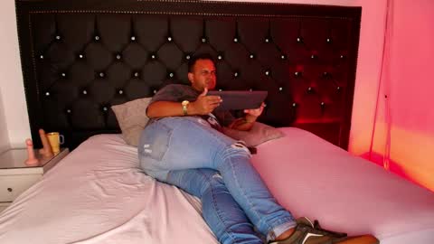 Jay Dusk online show from April 12, 7:54 am