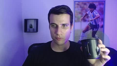 Jay Alvarrez online show from December 9, 8:40 pm