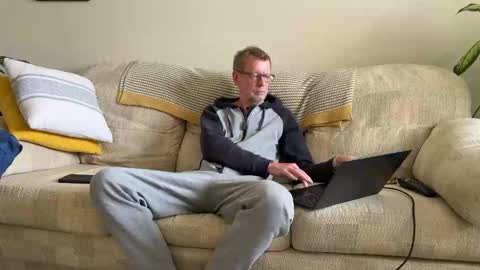 Snapshot of jcar57 chatting on October 4, 2:11 pm Jon online show from October 4, 2:11 pm