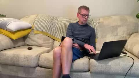 Snapshot of jcar57 chatting on October 26, 5:48 pm Jon online show from October 26, 5:48 pm