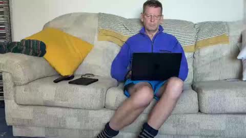 Snapshot of jcar57 chatting on December 14, 11:18 am Jon online show from December 14, 11:18 am