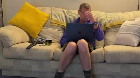 Snapshot of jcar57 chatting on December 17, 5:04 pm Jon online show from December 17, 5:04 pm