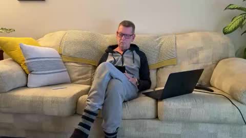 Snapshot of jcar57 chatting on October 19, 3:48 pm Jon online show from October 19, 3:48 pm