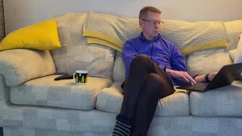 Snapshot of jcar57 chatting on February 19, 4:33 pm Jon online show from February 19, 4:33 pm