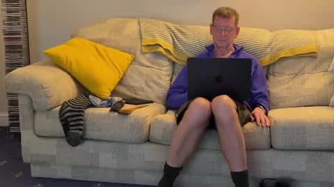 Snapshot of jcar57 chatting on December 13, 3:21 pm Jon online show from December 13, 3:21 pm