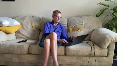 Snapshot of jcar57 chatting on October 12, 4:23 pm Jon online show from October 12, 4:23 pm