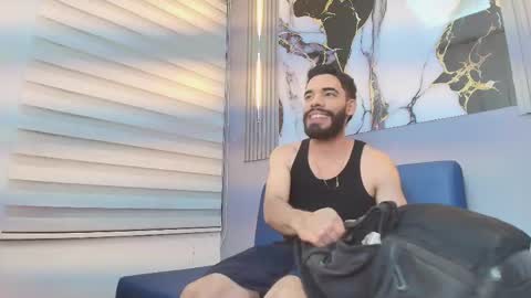 JEAN online show from March 10, 1:06 pm