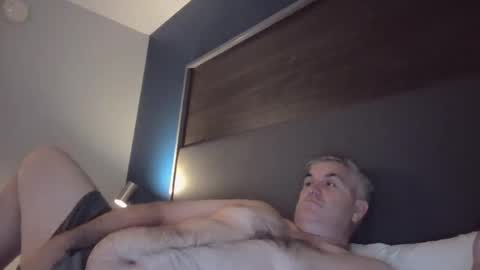 Snapshot of jecko71 chatting on December 19, 8:13 am dadbody71 online show from December 19, 8:13 am