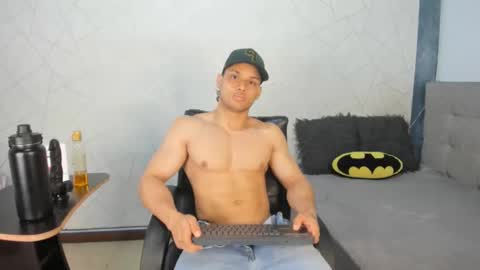 Snapshot of jeicob_gagnon chatting on January 11, 9:36 pm jeicob gagnon online show from January 11, 9:36 pm